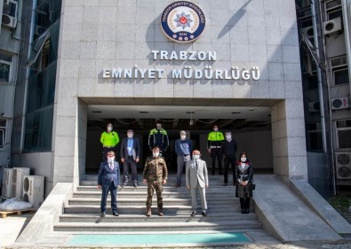 Milli Eğitimden Emniyet'e Yüz Koruyucu Siperlik Desteği