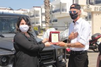 Antalya'da 24 İhtiyaç Sahibine 500'Er Lira Yardım Yapan Alman Vatandaşı Plaketle Ödüllendirildi