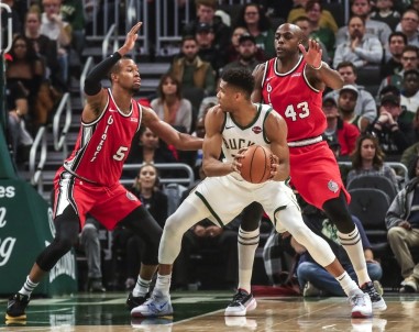 NBA'de Basketbolcuların Maaşlarında Yüzde 25 İndirim