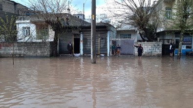 Adıyaman'da Yollar Göle Döndü