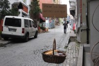YARDIM KAMPANYASI - Balat'ta Yaşayan İtalyan, Dayanışma Sepeti İle İhtiyaç Sahiplerine Ulaşmaya Çalışıyor