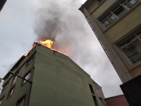 Beyoğlu'nda 5 Katlı Otelin Çatısı Alevlere Teslim Oldu