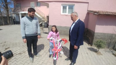 Bisiklet Parasını Milli Dayanışma Kampanyası'na Bağışlamıştı Açıklaması Hilal'e Sürpriz