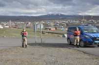 KARABAĞ - Kars'ta Karantinaya Alınan Köye Giriş Çıkış Yasak