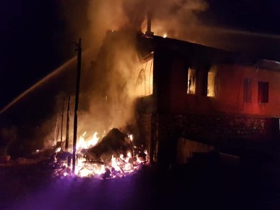 Kartal'ın Eski Belediye Başkanı Öz'ün Malikanesinde Yangın Çıktı