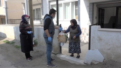 Sandıklı'da Yaşlı Vatandaşların Her Türlü İhtiyaçları Gideriliyor