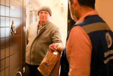 Sincan Belediyesinden 65 Yaş Üstü Vatandaşlara 30 Bin Hijyen Paketi