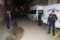 ALI ŞEN - Sokak Ortasında Pompalı Tüfekle Saldırı Açıklaması 1'İ Ağır 2 Yaralı