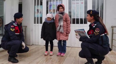 Yanına Gidemedikleri Dedelerine Jandarmayla Mektup Gönderdiler