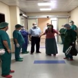 Hatay'da Korona Virüs Tedavisi Tamamlanan İki Hasta Alkışlarla Taburcu Oldu
