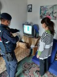 Jandarma EBA Tv'yi İzleyemeyen Öğrenciye Tablet Ve Uydu Cihazı Hediye Etti