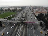 (Özel) E-5 Ve Metrobüs Yollarında Kısıtlama Sonrası Hareketlilik Drone İle Görüntülendi