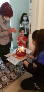 8 Yaşındaki Çocuk 4 Yaşındaki Kardeşinin Doğum Günü İçin Polisten Pasta İstedi