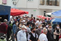 Antalya'da Semt Pazarlarında Kısıtlama Kuyruğu