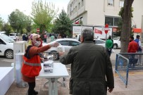 Bismil'de Vatandaşlara Her Gün 10 Bin Adet Ücretsiz Maske Dağıtılıyor Haberi