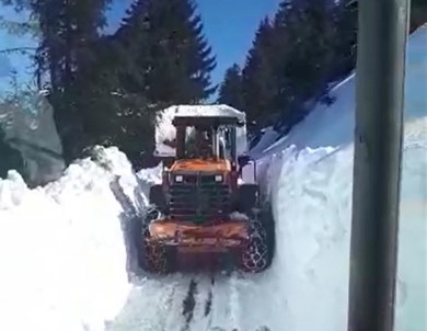 Rize'de Yayla Yollarında Karla Mücadele Başladı