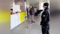 Bankadan Maaşını Çekmek İsteyen 65 Yaş Üstü Vatandaşa Polisten Yardım Haberi