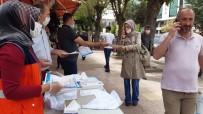 Bismil Belediyesi Vatandaşlara Maske Ve İmsakiye Dağıttı Haberi