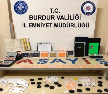 Burdur'da Kumar Oynayan 14 Kişiye 44 Bin 100 TL Para Cezası