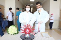 Doktor Ve Hemşire Korona Virüsten Ertelenen Nişanlarını Hastanede Yaptı