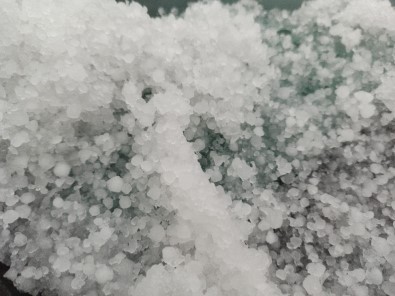 Gercüş'te Dolu Yağışı Hayatı Olumsuz Etkiledi