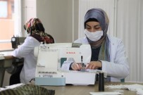 Gönüllü Kursiyerlerden Maske Üretimine Destek