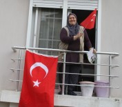 Kuyucak Belediyesi Vatandaşlara Bayrak Dağıttı Haberi