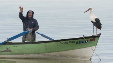 Yaren Leylek İle Adem Amca Arasına Korona Virüsü Girdi