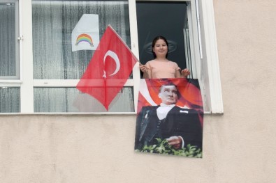 Çankaya'da Evler Atatürk Posterleri Ve Bayraklarla Donatıldı