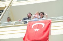 Lüleburgaz'da 23 Nisan Balkonlardan Kutlandı