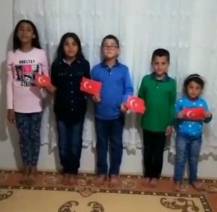 Mazıdağı'nda Çocuklar 23 Nisanı Evlerinde Kutladı