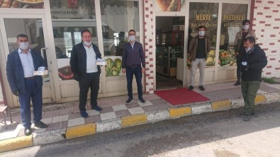 MHP'li Kütahya Belediye Başkanı Işık'dan Şemdinli'ye Maske Desteği