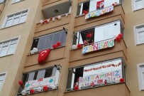 Rize'de Çocuklar Ve Aileleri 23 Nisan'ı Evlerinin Balkonunda Kutladı Haberi