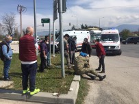 Askeri Ambulans Otomobille Çarpıştı Açıklaması 5 Yaralı