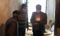 Elazığ'da 76 Yaşına Giren Saim  Amcaya, Sürpriz Doğum Günü Haberi