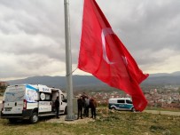30 Metre Yükseklikte Dalgalanan Türk Bayrağı Yenilendi Haberi