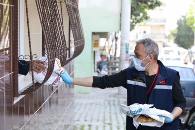 Buca'da İlk İftar İçin 25 Bin Sıcak Ramazan Pidesi