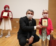 Dilovası'nda Şiir Yarışmasında Ödüller Sahiplerini Buldu