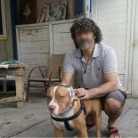 Havlayan Köpekleri Ve Sahibini Bıçakladılar