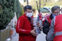 Bolu'da, Kızılay İle Çalışan 55 Gönüllü Öğretmen İhtiyaç Sahiplerine İftar Yemeği Götürüyor