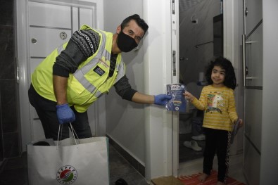 Kepez'de 927 Bin 336 Adet Yıkanabilir Maske Dağıtıldı