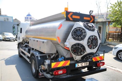 Bayrampaşa Mikro Sisleme Aracıyla Dezenfekte Ediliyor