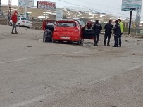 Karayazı'da Trafik Kazası Açıklaması 3 Yaralı