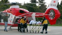 Düşerek Bacağı Kırılan Yaşlı Kadın Ambulans Helikopterle Hastaneye Sevk Edildi