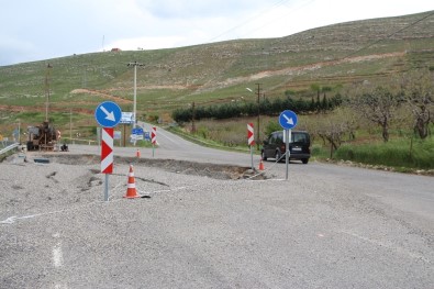 Siirt'te Aşırı Yağışlar Nedeni İle Asfalt Yol Çöktü