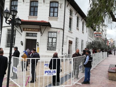 Aydın'da Sosyal Mesafeye Bariyerli Önlem