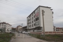 OKTAY KALDıRıM - Elazığ'da, 5 Katlı Apartmana Korona Karantinası