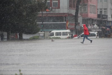 Koronadan Kaçmayanlar Yağmurdan Kaçtı