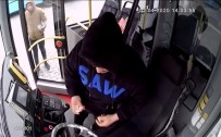 HADıMKÖY - (ÖZEL) Park Halindeki Otobüse Giren Hırsızlık Kamerada