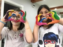 FARKıNDALıK - Sporculardan Duygulandıran Otizm Paylaşımı